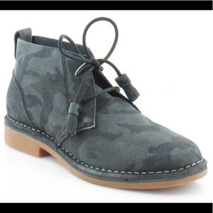 Hush Puppies Worry Free Suede Chukka Boot